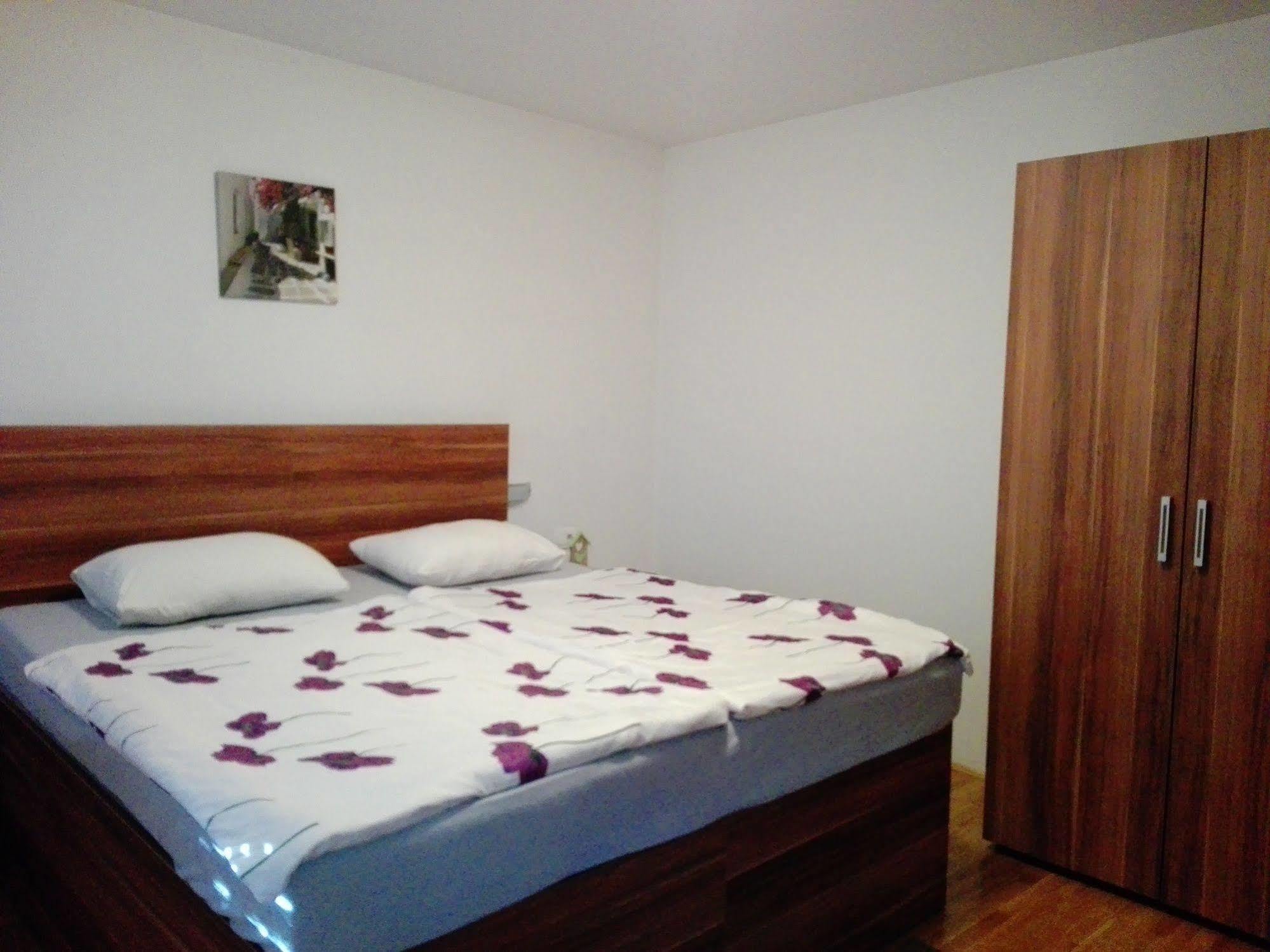 Boutique Saray Bosna Motel Sarajevo Buitenkant foto